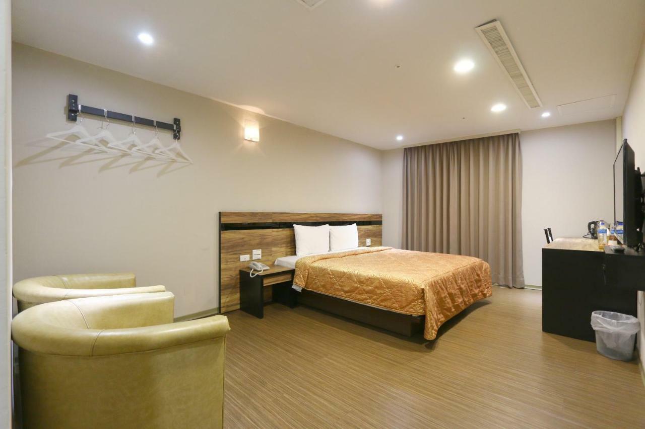 鼎立安商務旅館 Dinglian Hotel 융캉 외부 사진